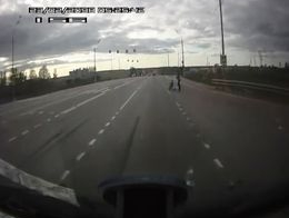 Чуть было не сбил девушку с коляской