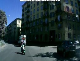 Тырчиковод врезался в машину