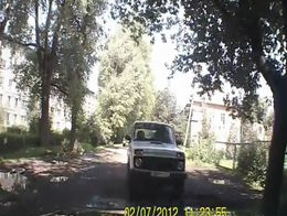 Пьяный МЧСник на Ниве