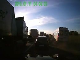 Езда маршрутки по обочине