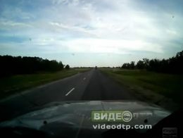 Прицеп с лодкой живет своей жизнью
