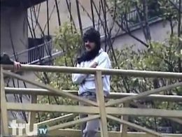 Террорист с гранатой