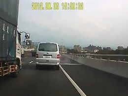 Китайский учитель на грузовике