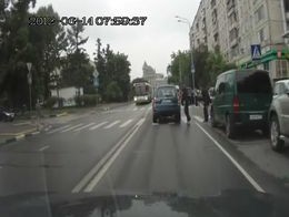 Автоподстава на пешеходном переходе