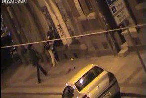 Жестоко отлупил