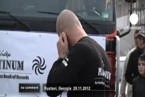 Протащил грузовик своим ухом