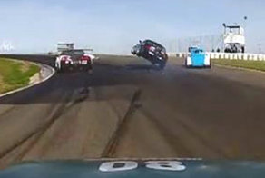 Авария на гоночном треке
