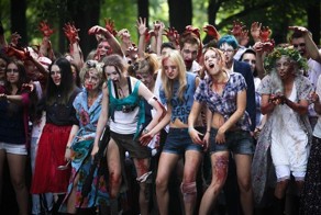 Фоторепортаж с места события  /  Флешь-моб Zombie Walk  (25 фото)