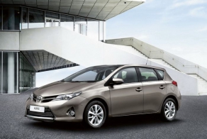 Парадоксы российского автомобильного рынка (11 фото)