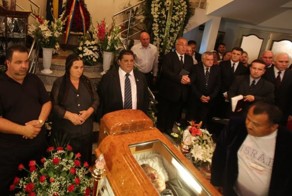 Королевский гроб с кондиционером (7 фото)