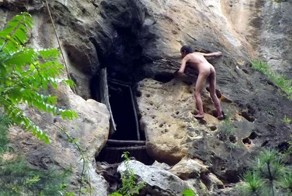 Отказ от цивилизации и общества людей (3 фото)