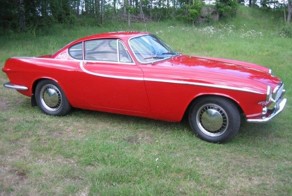 Украли редкий  Volvo P1800 (4 фото)