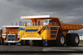 Самый большой самосвал в мире - БелАЗ 75710