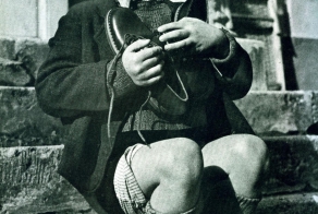 История эпохи в черно-белых фотографиях