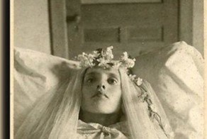 Посмертная фотография середины ХIХ века