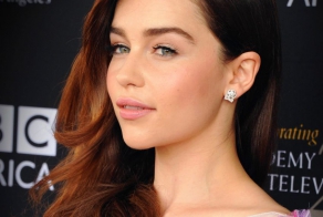 Трудолюбивые брови Эмилии Кларк