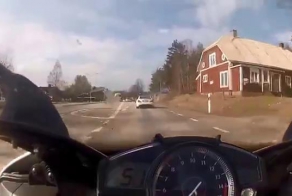 Mercedes vs.Yamaha
