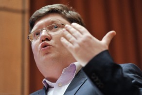 Депутат Андрей Исаев был снят с самолета за скандал