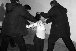 Мигранты изнасиловали 55-летнюю женщину