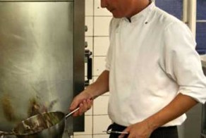 Новый ресторан в Дании предлагает отведать блюда с помойки