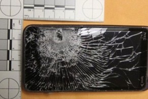 СМАРТФОН СПАС АМЕРИКАНЦА ОТ БАНДИТСКОЙ ПУЛИ