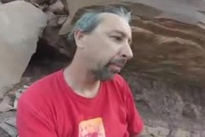 Ужасная травма ноги у парашютиста