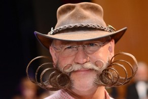 В Германии собрались усатые и бородатые 