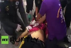 Спасение туристов с затонувшего парома в Тайланде