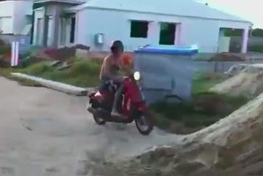 Мопед и песчаная дюна