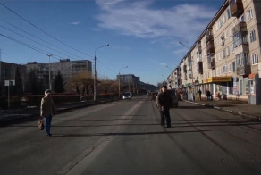 Пивом в лобовое стекло