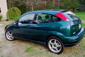 Найдено на eBay. Ford Focus с мотором V8