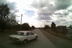 Он всегда так разворачивается