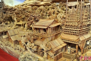 Самая длинная резьба по дереву в мире