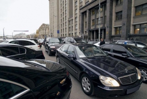 Сравнивая депутатскую парковку России и Дании