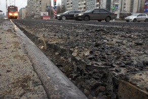 В Петербурге случайно закатали в асфальт трамвайные пути