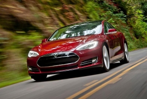 Поездка в будущее на Tesla Model S
