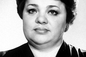 Знойная женщина, мечта поэта