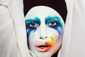 Lady Gaga Releases "Applause" Lyric Video