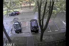 Понаставили джипов - не выехать!