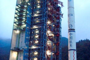 Китайцы запустили в космос свой первый луноход