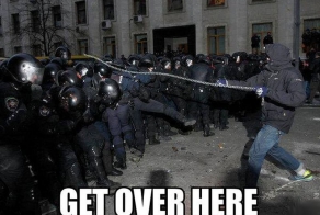 Задача милиции резко усложнилась, когда на майдан вышел скорпион