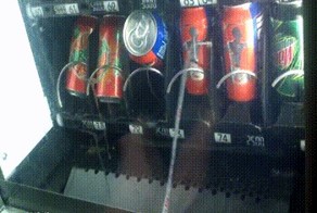 Как достать напиток из автомата бесплатно?