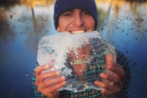 Замуровали демоны