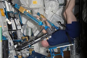 Kак качаются космонавты