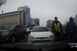 Парковка у тамбовской администрации
