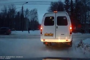 Задний виноват?