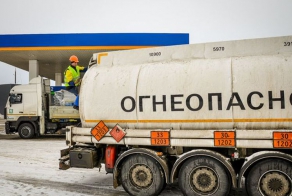 Как устроена жизнь на отдельно взятой заправке изнутри