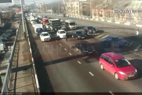 Авария дня 1336. Mercedes подбил Peugeot