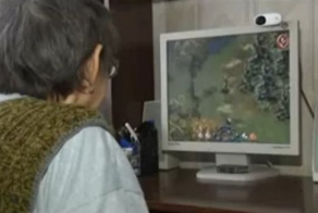 80-летняя бабушка-геймер из Орска