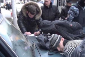 Как правоохранители задерживали продавцов спайсами на Автозаводской